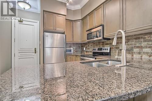 115 - 9225 Jane Street, Vaughan, ON - Indoor Photo Showing Kitchen With Double Sink With Upgraded Kitchen