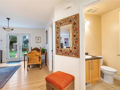 1778 Chandler Ave, Victoria, BC - Indoor Photo Showing Bathroom