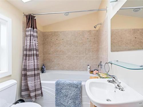 1778 Chandler Ave, Victoria, BC - Indoor Photo Showing Bathroom