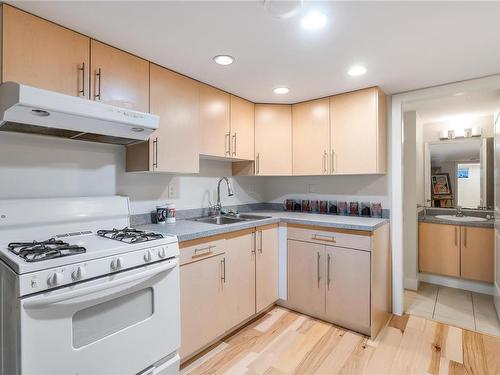 1778 Chandler Ave, Victoria, BC - Indoor Photo Showing Kitchen With Double Sink