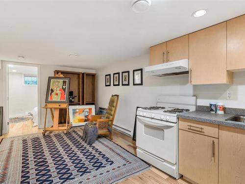 1778 Chandler Ave, Victoria, BC - Indoor Photo Showing Kitchen