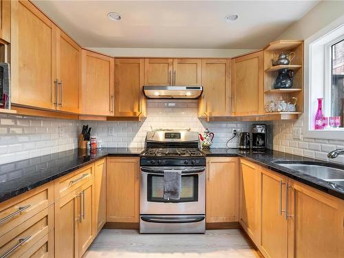 1778 Chandler Ave, Victoria, BC - Indoor Photo Showing Kitchen