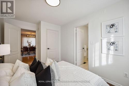 471 Silken Laumann Drive, Newmarket, ON - Indoor Photo Showing Bedroom