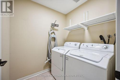 471 Silken Laumann Drive, Newmarket, ON - Indoor Photo Showing Laundry Room