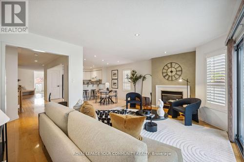 471 Silken Laumann Drive, Newmarket, ON - Indoor Photo Showing Living Room With Fireplace