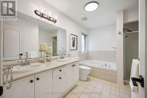 471 Silken Laumann Drive, Newmarket, ON - Indoor Photo Showing Bathroom