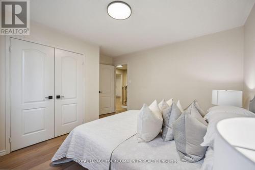 471 Silken Laumann Drive, Newmarket, ON - Indoor Photo Showing Bedroom