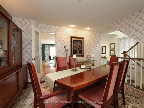 54 Stillwater Cres, Toronto, ON - Indoor Photo Showing Dining Room