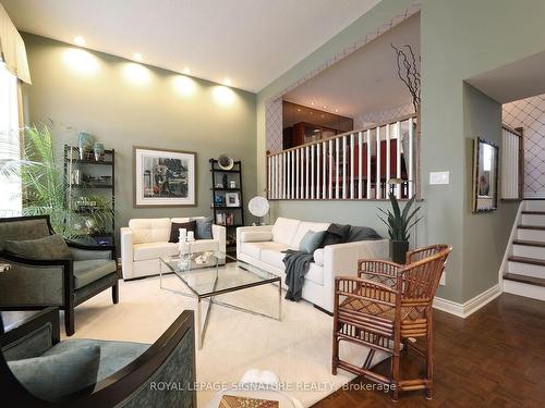 54 Stillwater Cres, Toronto, ON - Indoor Photo Showing Living Room