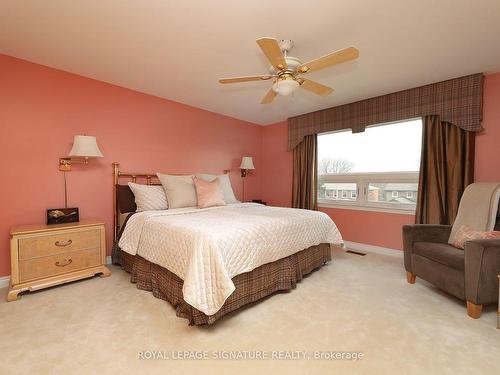 54 Stillwater Cres, Toronto, ON - Indoor Photo Showing Bedroom