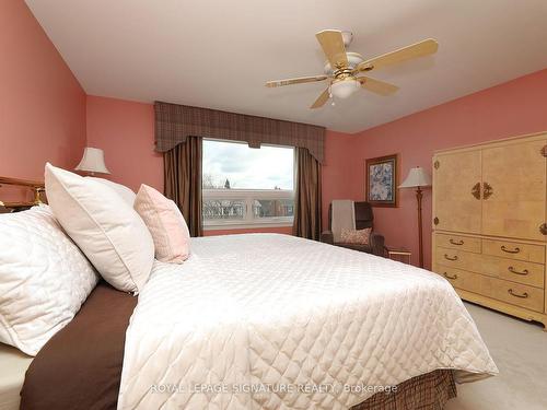 54 Stillwater Cres, Toronto, ON - Indoor Photo Showing Bedroom