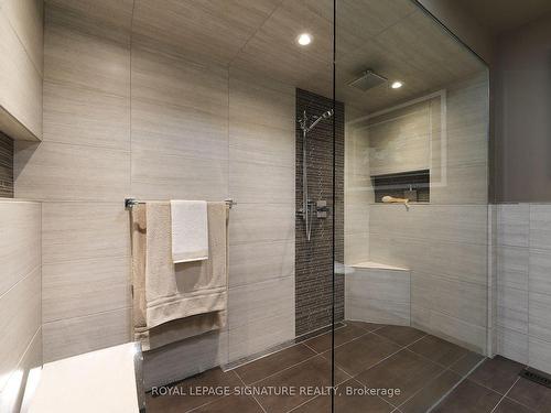 54 Stillwater Cres, Toronto, ON - Indoor Photo Showing Bathroom