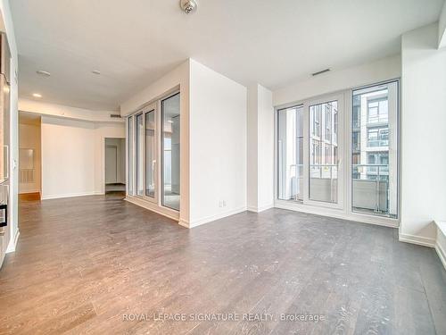 807-2020 Bathurst St, Toronto, ON - Indoor Photo Showing Other Room