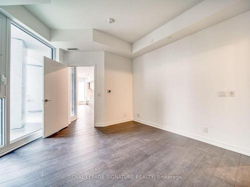 807-2020 Bathurst St, Toronto, ON - Indoor Photo Showing Other Room