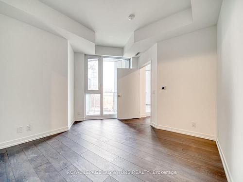 807-2020 Bathurst St, Toronto, ON - Indoor Photo Showing Other Room