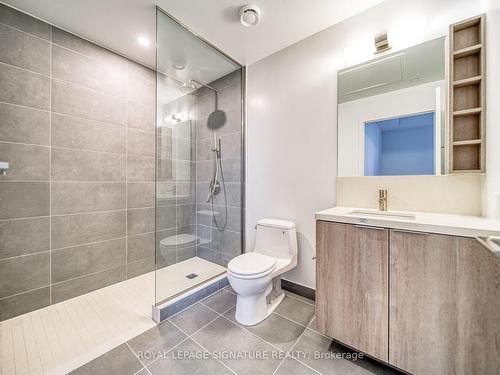 807-2020 Bathurst St, Toronto, ON - Indoor Photo Showing Bathroom