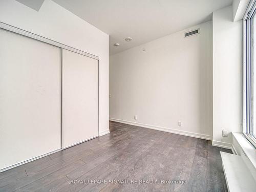 807-2020 Bathurst St, Toronto, ON - Indoor Photo Showing Other Room