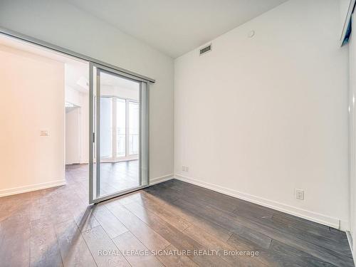 807-2020 Bathurst St, Toronto, ON - Indoor Photo Showing Other Room