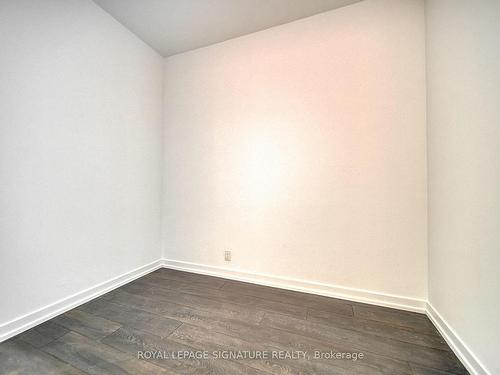 807-2020 Bathurst St, Toronto, ON - Indoor Photo Showing Other Room