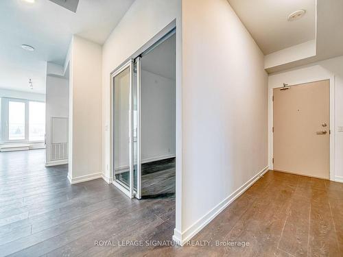 807-2020 Bathurst St, Toronto, ON - Indoor Photo Showing Other Room