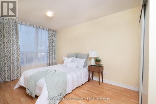 906 - 15 North Park Road, Vaughan, ON - Indoor Photo Showing Bedroom