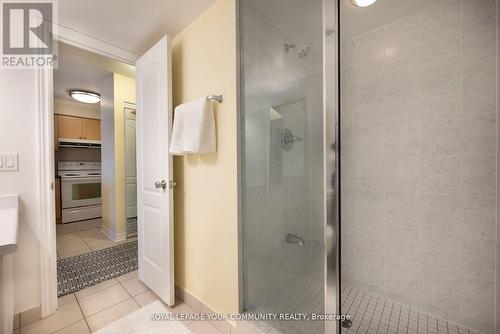 906 - 15 North Park Road, Vaughan, ON - Indoor Photo Showing Bathroom