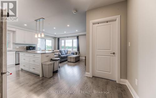 303 - 249 Grey Silo Road, Waterloo, ON - Indoor Photo Showing Kitchen