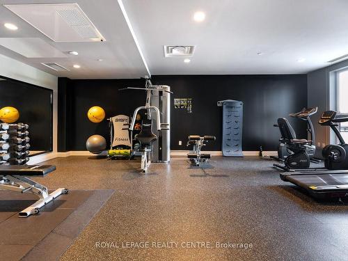 612-95 Dundas St W, Oakville, ON - Indoor Photo Showing Gym Room