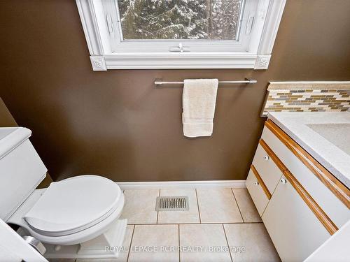 556252 Mulmur Melancthon Town Line, Melancthon, ON - Indoor Photo Showing Bathroom