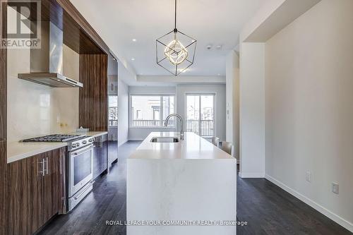 3870 Major Mackenzie Drive, Vaughan, ON - Indoor Photo Showing Kitchen With Upgraded Kitchen