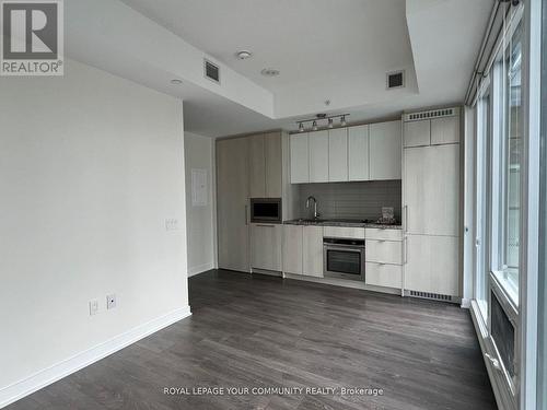 3511 - 115 Blue Jays Way, Toronto, ON - Indoor Photo Showing Kitchen