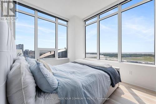 3615 - 17 Bathurst Street, Toronto, ON - Indoor Photo Showing Bedroom