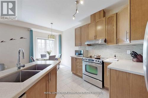 57 - 15 Old Colony Road, Richmond Hill, ON - Indoor Photo Showing Kitchen With Double Sink With Upgraded Kitchen