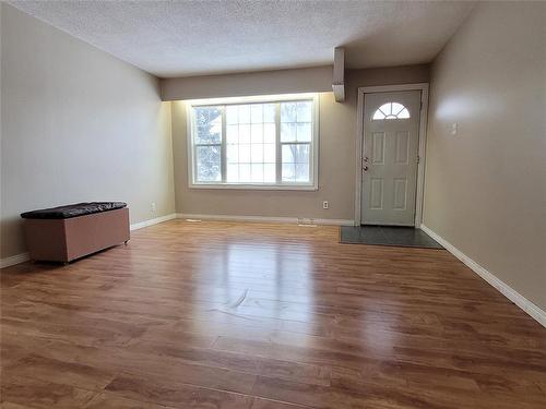 104 1 Street, Oakville, MB - Indoor Photo Showing Other Room