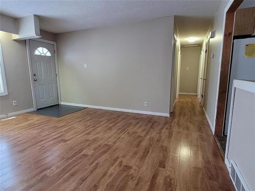 104 1 Street, Oakville, MB - Indoor Photo Showing Other Room