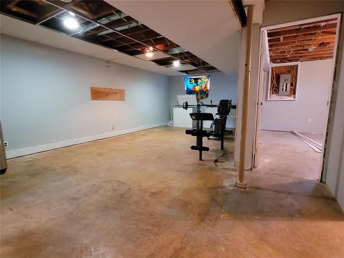 104 1 Street, Oakville, MB - Indoor Photo Showing Basement