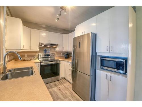 Cuisine - 9660 Rue Riverin, Brossard, QC - Indoor Photo Showing Kitchen With Double Sink