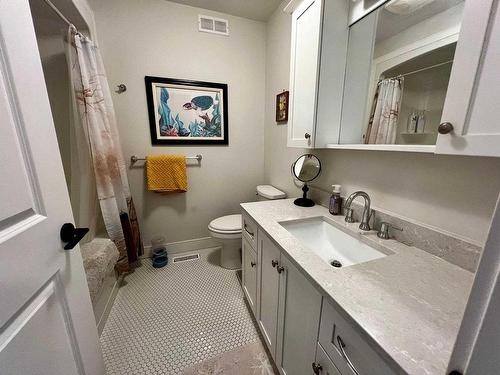 339 Ruby Crescent, Thunder Bay, ON - Indoor Photo Showing Bathroom