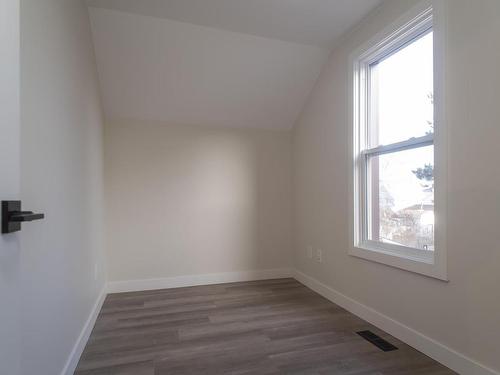 125 Court St S, Thunder Bay, ON - Indoor Photo Showing Other Room