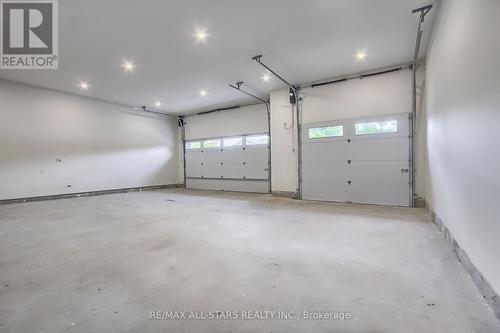 27088 Kennedy Road, Georgina, ON - Indoor Photo Showing Garage