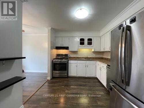 5 Monsarrat Crescent, London, ON - Indoor Photo Showing Kitchen