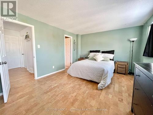 969 Avignon Court, Ottawa, ON - Indoor Photo Showing Bedroom