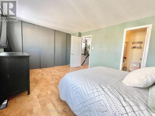 969 Avignon Court, Ottawa, ON - Indoor Photo Showing Bedroom