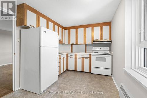 501 - 1356 Meadowlands Drive E, Ottawa, ON - Indoor Photo Showing Kitchen