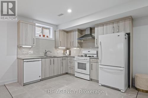 8838 Black Forest Crescent, Niagara Falls (219 - Forestview), ON - Indoor Photo Showing Kitchen