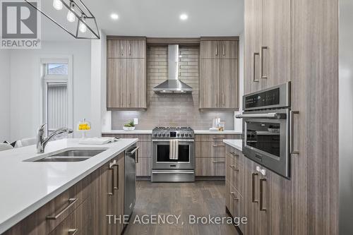 8838 Black Forest Crescent, Niagara Falls (219 - Forestview), ON - Indoor Photo Showing Kitchen With Stainless Steel Kitchen With Double Sink With Upgraded Kitchen