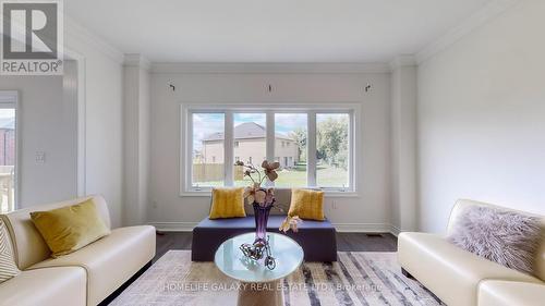 1356 Apollo Street, Oshawa, ON - Indoor Photo Showing Living Room