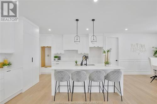 11 Cypress Pointe, Leamington, ON - Indoor Photo Showing Kitchen With Upgraded Kitchen