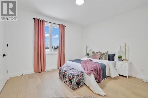 11 Cypress Pointe, Leamington, ON - Indoor Photo Showing Bedroom