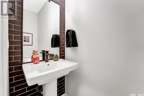 174 Germain Court, Saskatoon, SK - Indoor Photo Showing Bathroom